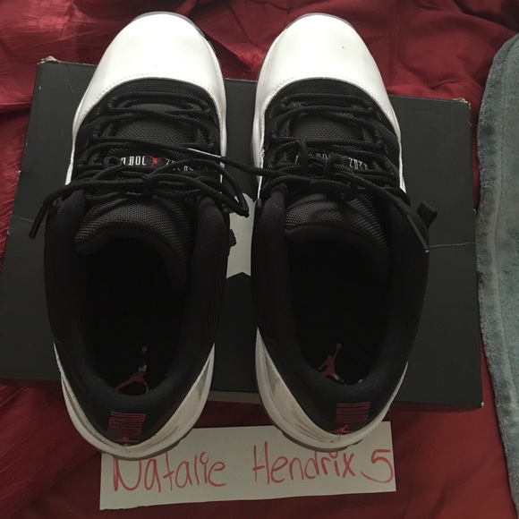 SZ 7 AIR JORDAN TUXEDO 11 & SZ 7 AIR JORDAN 6 - Picture 2 of 8